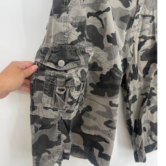 TwoGe Y2K Camo Cargo Mens Shorts Sz 38 Gray Skater Grunge Utility Pockets Street - Picture 3 of 11